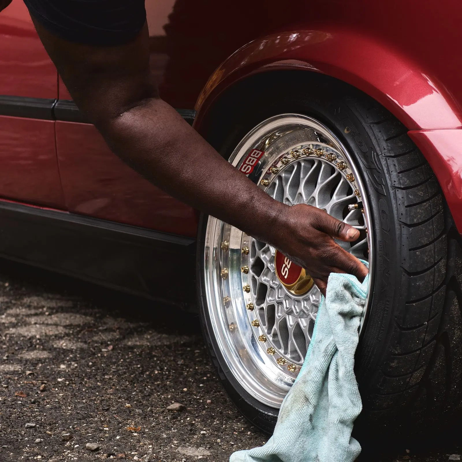Detailing a car's wheels